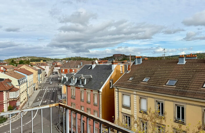 Vente - Belfort   Appartement 6 pièces de 113 m2, 4 chambres — photo 2