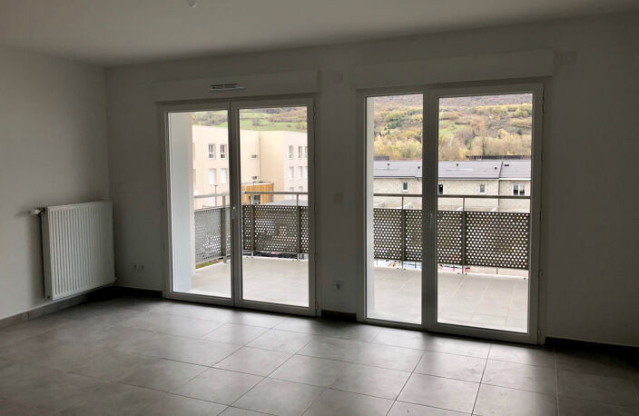 VARCES 2 pièces avec terrasse — photo 3