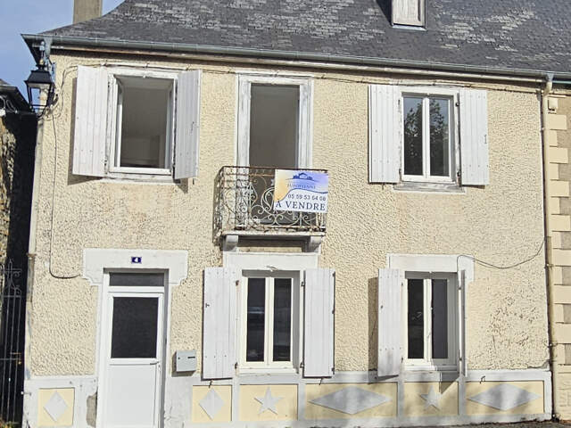 MAISON DE VILLE EN HYPER-CENTRE — photo du bien