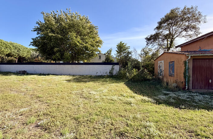 Terrain 729m2 , constructible , à 500 mètres des plages , à — photo 2
