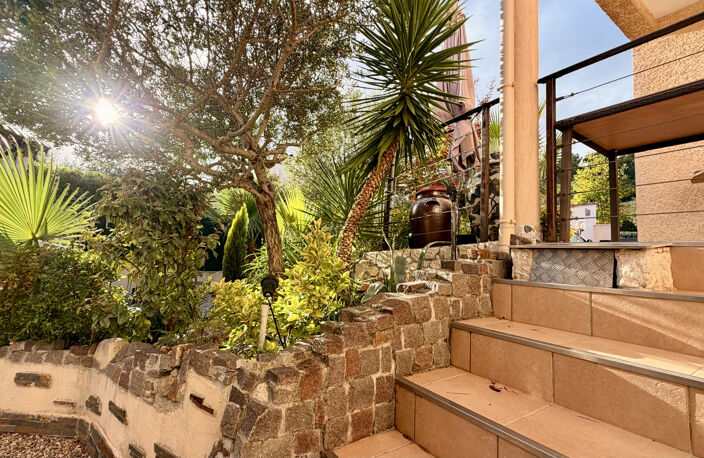 Villa indépendante de 161m2, 2 garages , avec un beau potent — photo 2