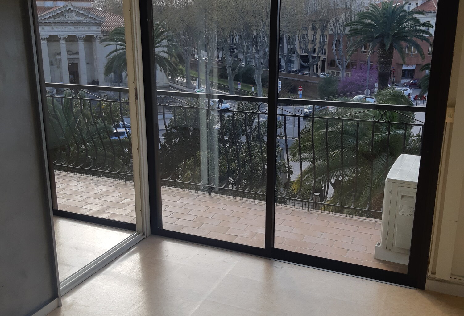 F2 Place Arago — photo 1