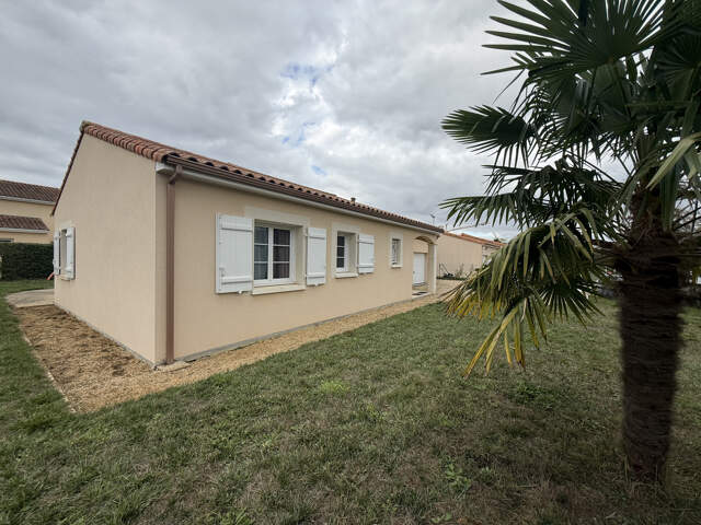 PLAIN PIED FONTAINE LE COMTE — photo du bien