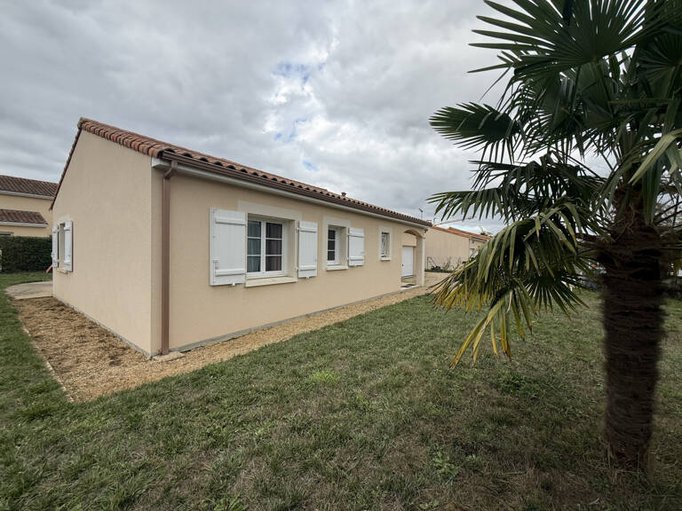 PLAIN PIED FONTAINE LE COMTE — photo 1