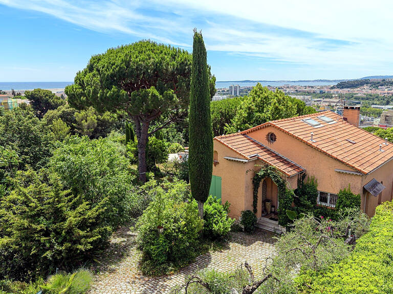 Villa de caractère avec vue mer et terrain exceptionnel A RENOVER   Nice, Corniche Fleurie — photo 1