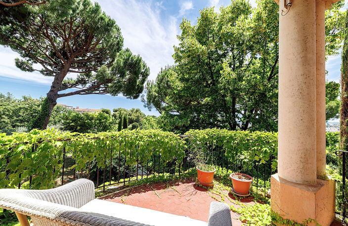 Villa de caractère avec vue mer et terrain exceptionnel A RENOVER   Nice, Corniche Fleurie — photo 2