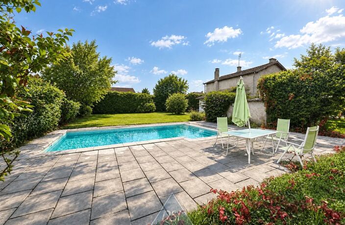 THIL – MAISON FAMILIALE D’ENVIRON 140 m² HABITABLE AVEC PISCINE SUR TERRAIN CONSTRUCTIBLE DE 981 M² — photo 2