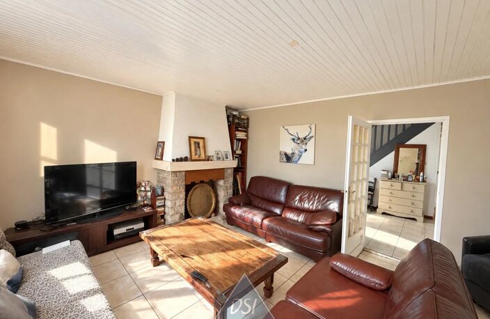 THIL – MAISON FAMILIALE D’ENVIRON 140 m² HABITABLE AVEC PISCINE SUR TERRAIN CONSTRUCTIBLE DE 981 M² — photo 4
