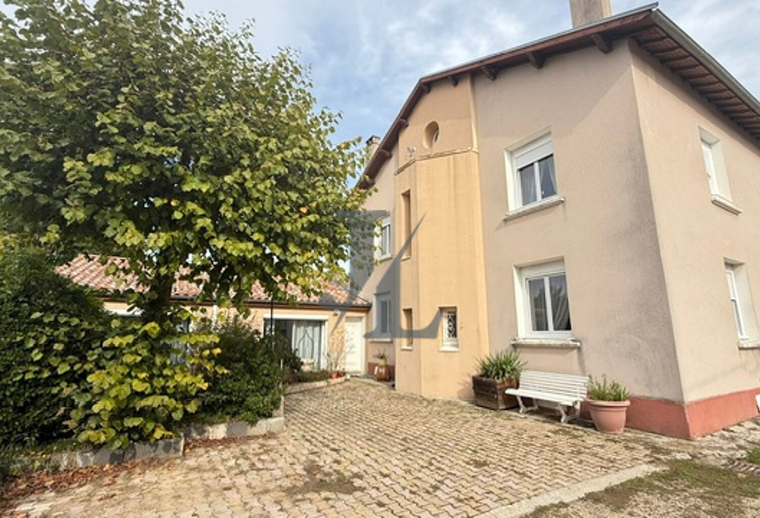 MAISON DE CARACTÈRE DES ANNÉES 50   189 M2 HABITABLES   PISCINE INTÉRIEURE CHAUFFÉE   FORT POTENTIEL — photo 1
