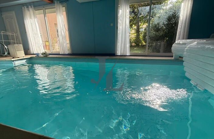 MAISON DE CARACTÈRE DES ANNÉES 50   189 M2 HABITABLES   PISCINE INTÉRIEURE CHAUFFÉE   FORT POTENTIEL — photo 2