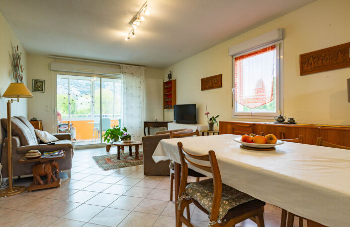 Appartement type 4 avec véranda, balcons, garage et parking, Domaine de Valenson, Guilherand-Granges (07) — photo 2