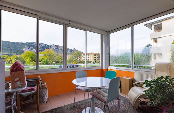 Appartement type 4 avec véranda, balcons, garage et parking, Domaine de Valenson, Guilherand-Granges (07) — photo 4