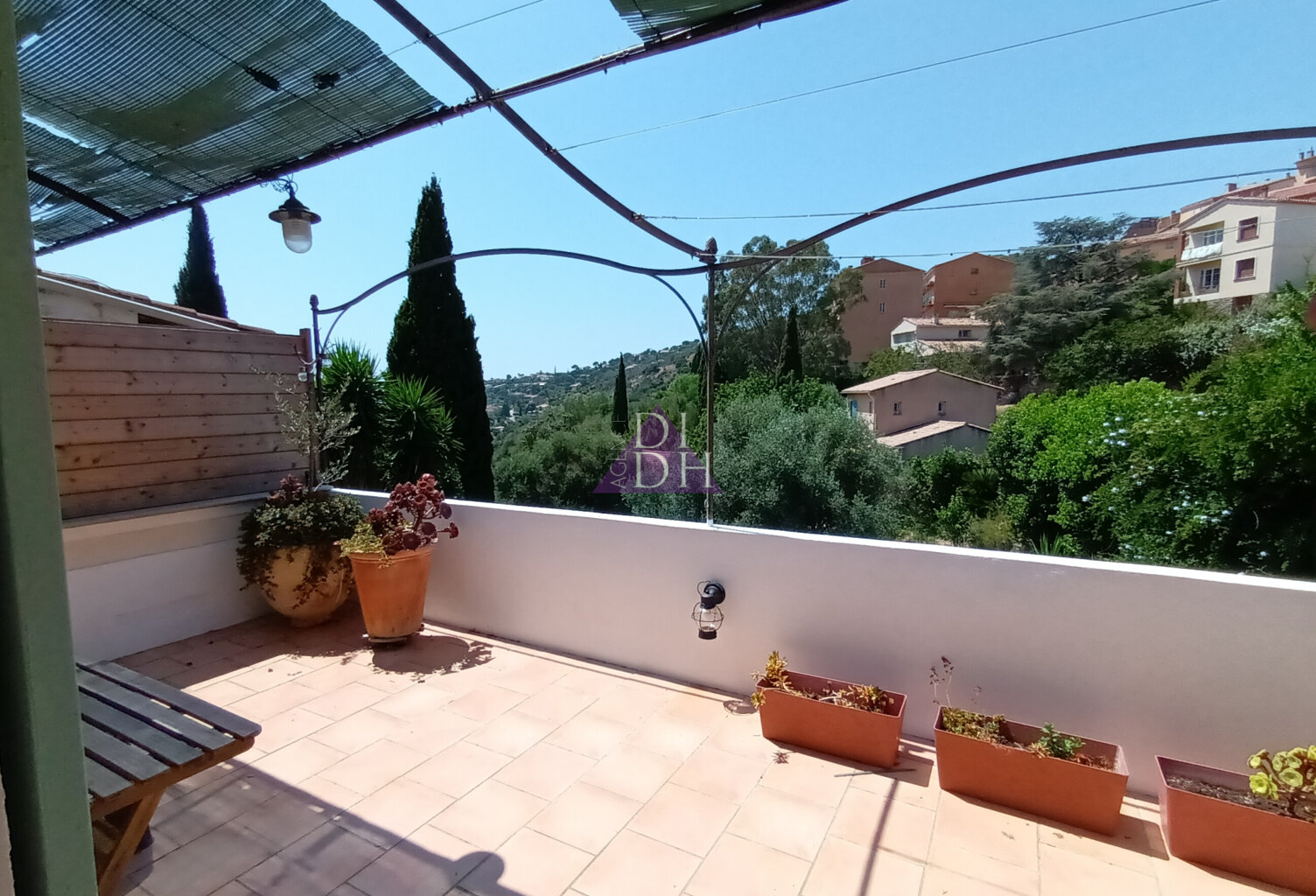 Appartement 3 pièces dernier étage  avec terrasse 19m2 — photo 1