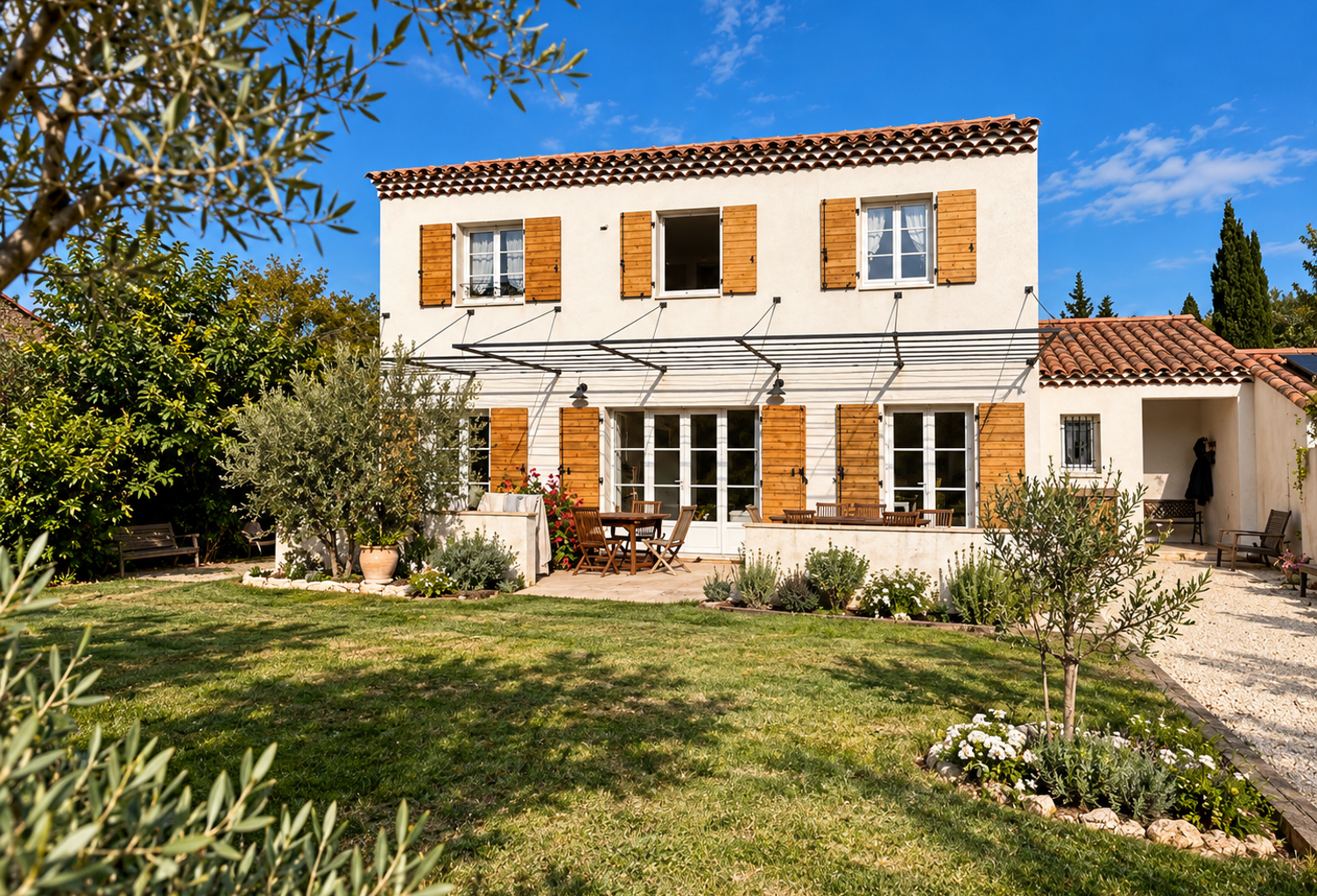 AGRÉABLE MAISON FAMILIALE DE 2023 AVEC JARDIN — photo 1