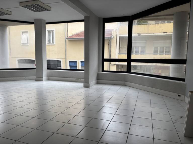 Immobilier Professionnel à vendre Romans-sur-Isère — photo 1