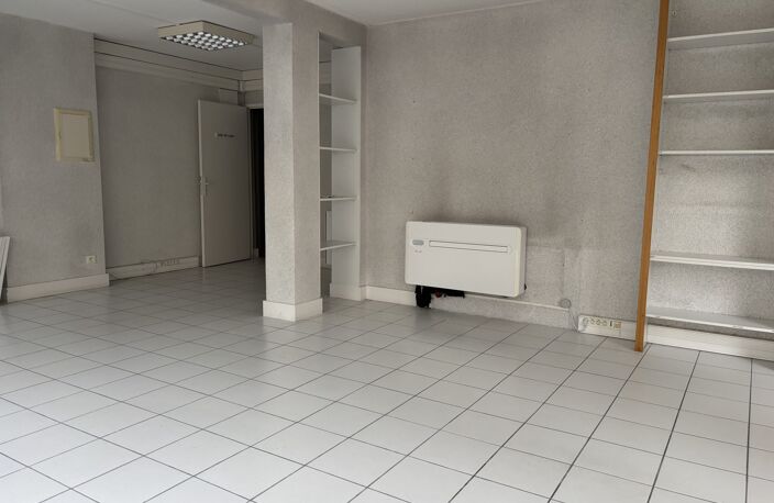 Immobilier Professionnel à vendre Romans-sur-Isère — photo 2