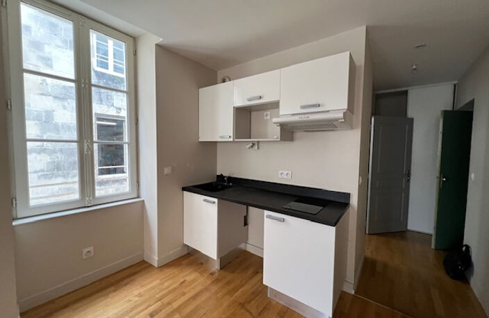 LA ROCHELLE, rue des Merciers agréable appartement de 29,50 — photo 5