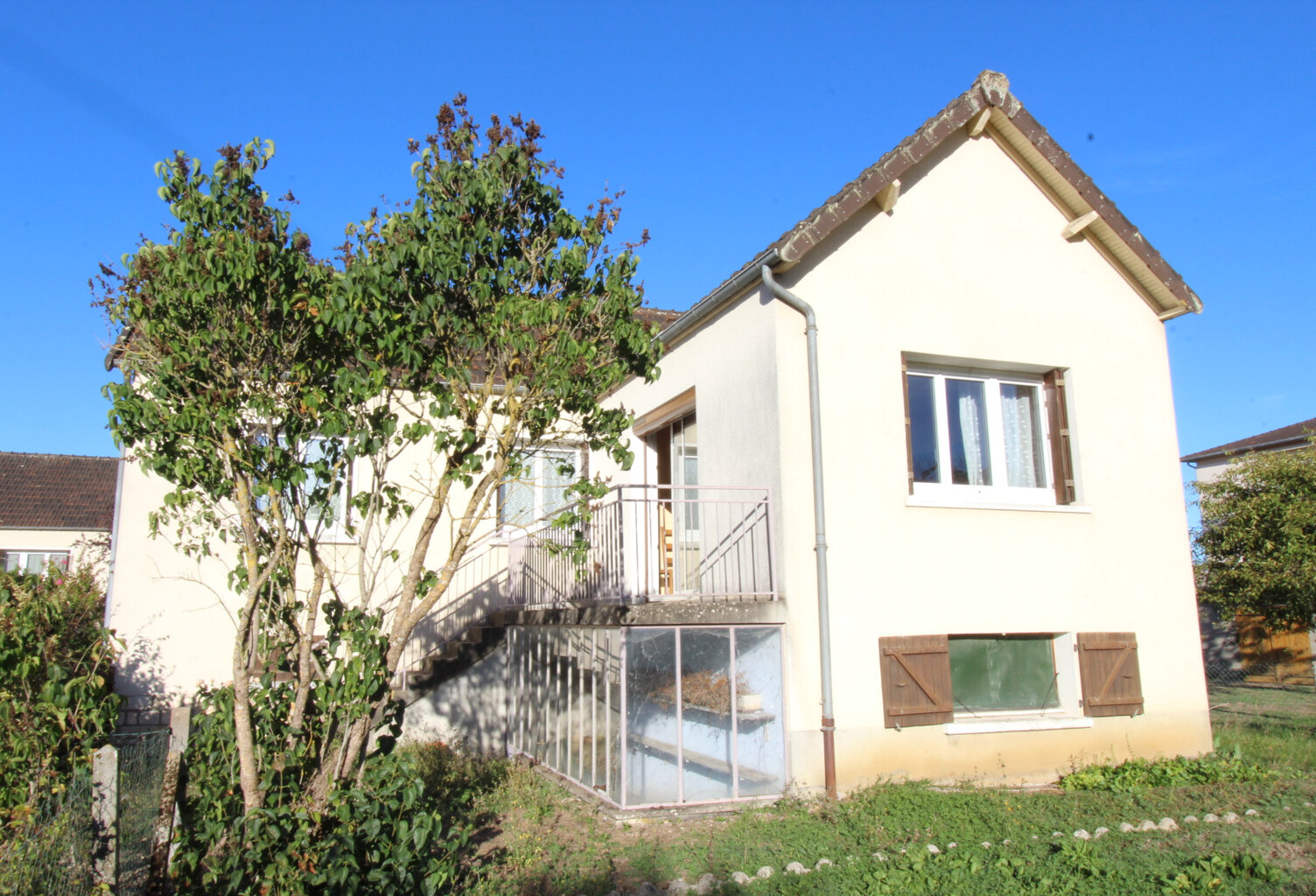 La Charité sur Loire, quartier résidentiel, maison sur sous- — photo 1
