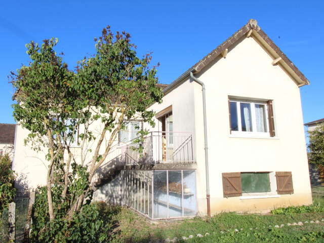 La Charité sur Loire, quartier résidentiel, maison sur sous- — photo du bien