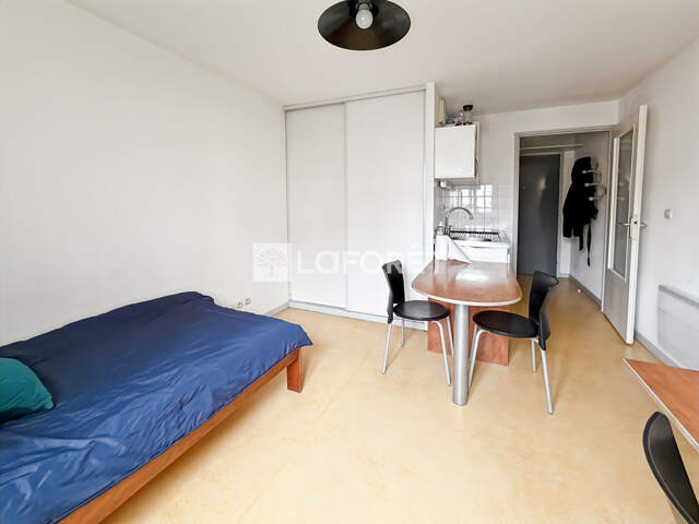 Studio meublé dans une résidence étudiante à Valence — photo du bien