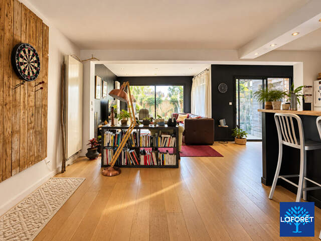 MAISON DE 130 m² À WALLERS ? 3 CHAMBRES ? GARAGE ? PATIO ? AUCUN TRAVAUX À PRÉVOIR — photo du bien