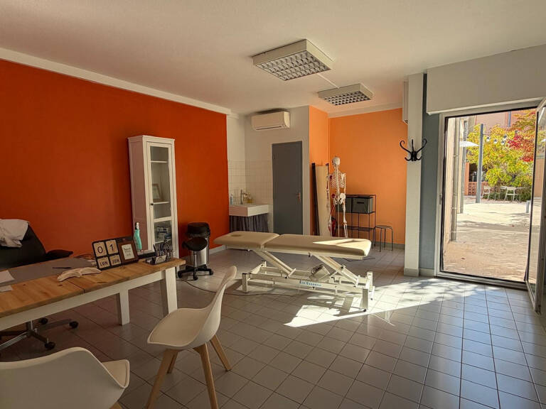 Palette-Le Tholonet-Local de 41m2 — photo 1