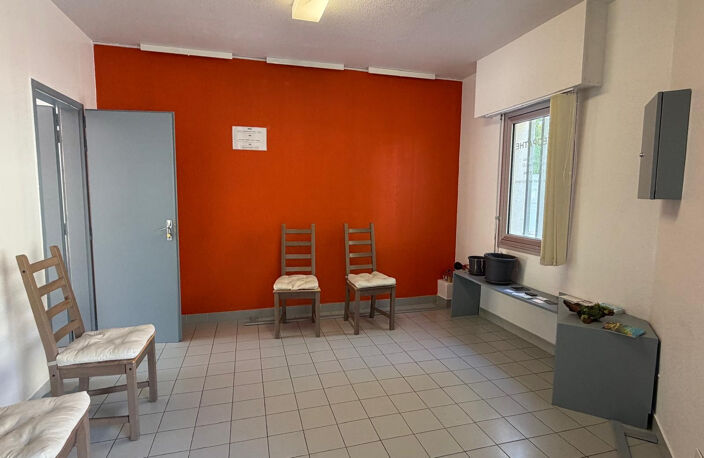 Palette-Le Tholonet-Local de 41m2 — photo 5