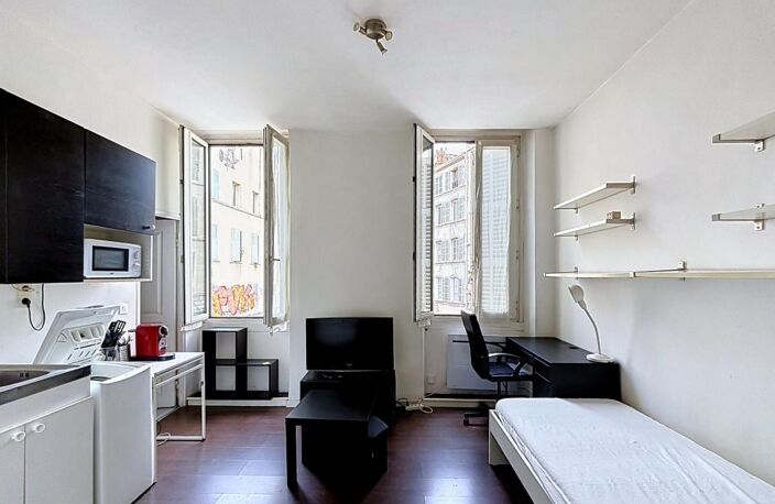 Studio meublé de 18 m² – Rue Estelle / Quartier Notre-Dame du Mont (Marseille 6e) — photo 3