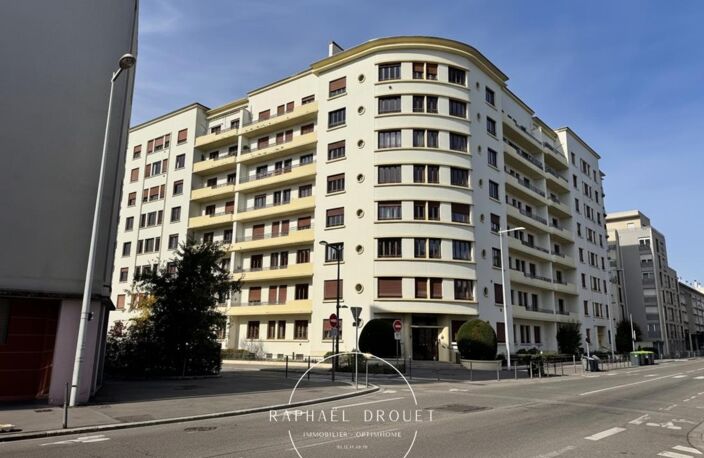 LYON 8 – 95 m² AU DERNIER ÉTAGE, BALCON ET CAVE — photo 4