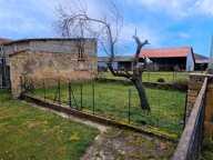 YSSAC-LA-TOURETTE (63200) – Maison familiale de 5 chambres avec jardin, cour et nombreuses dépendances — photo 4