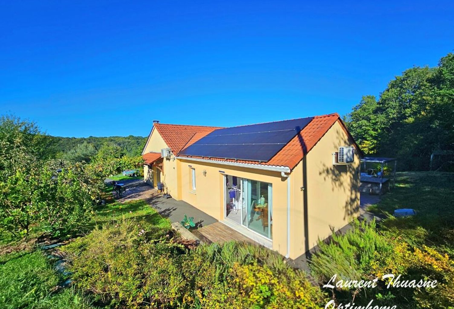 Maison plain-pied 5 pièces 3 chambres avec piscine chauffée sur terrain de 3 ha — photo 1