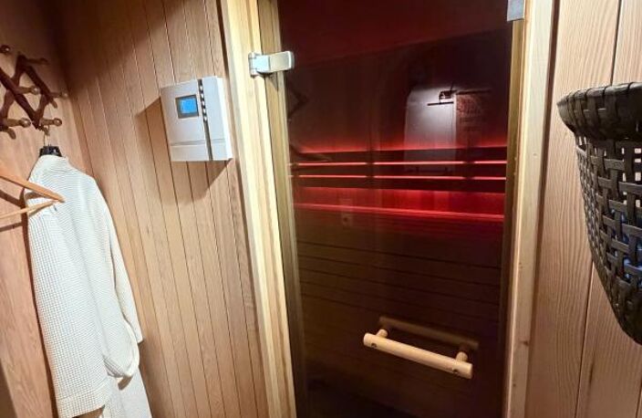 Maison de caractère mitoyenne avec beaux volumes, sauna, terrasse et jardin – Pexonne (54) — photo 5