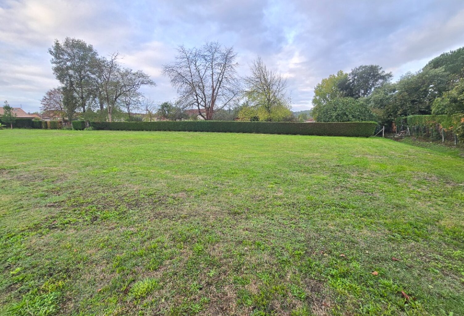 Terrain à bâtir à Le Fleix (24130) — photo 1