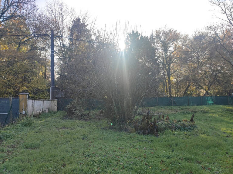 Terrain à bâtir à Vayres (33870) — photo 1