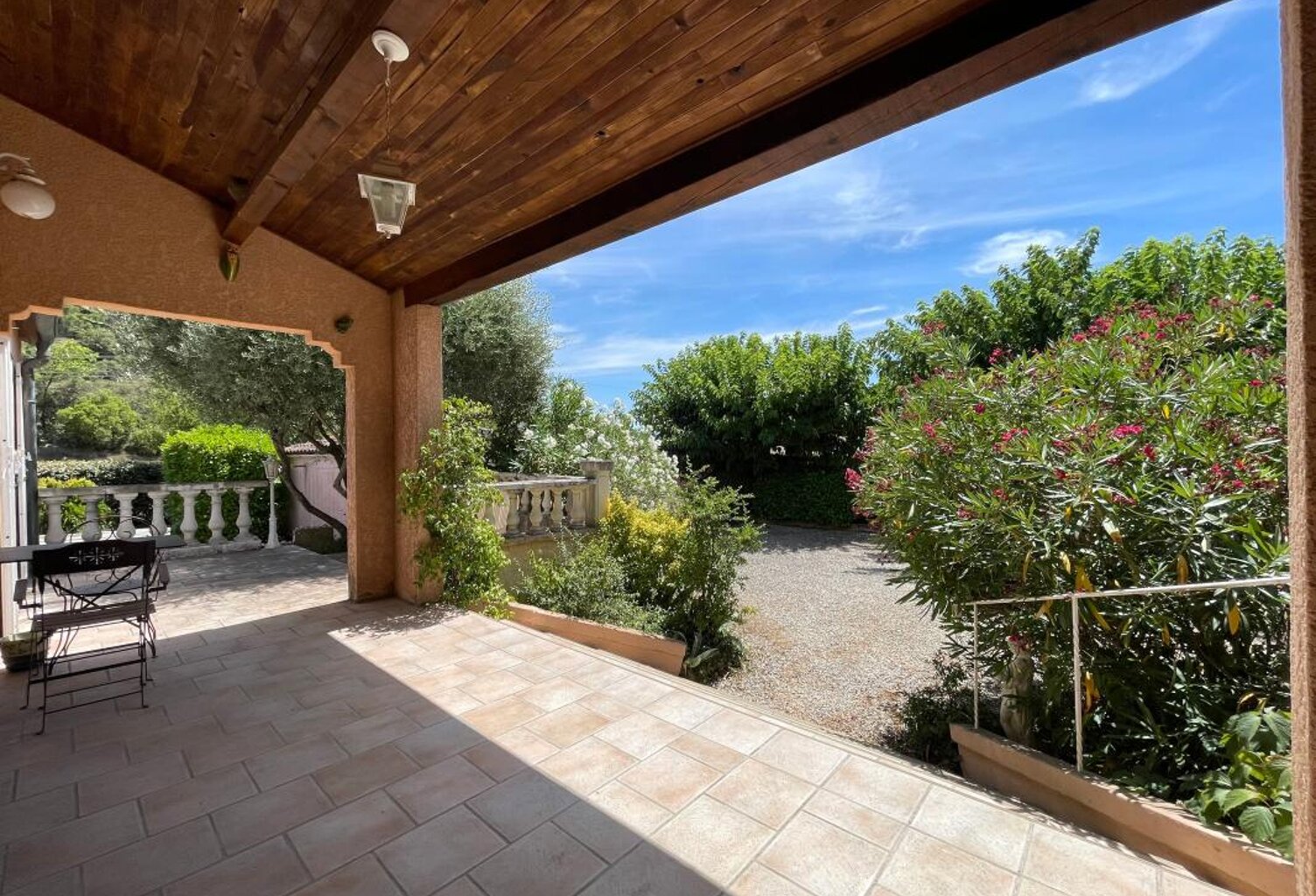 EXCLUSIVITÉ ORPI — Ensemble immobilier d'exception avec gîte/dépendance à Lagorce — photo 1