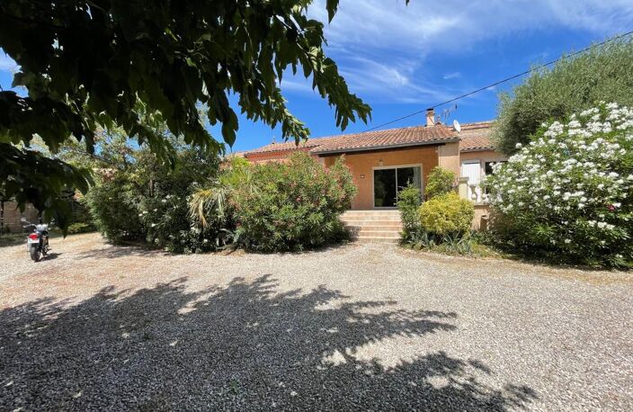 EXCLUSIVITÉ ORPI — Ensemble immobilier d'exception avec gîte/dépendance à Lagorce — photo 2
