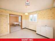 FINISTERE - Saint-Nic (29550) - A VENDRE - MAISON 140 M² - 6 CHAMBRES - PROCHE MER - TRAVAUX A PREVOIR - SOUS- SOL COMPLET - JARDIN - PLACES DE PARKING POSSIBLE — photo 2
