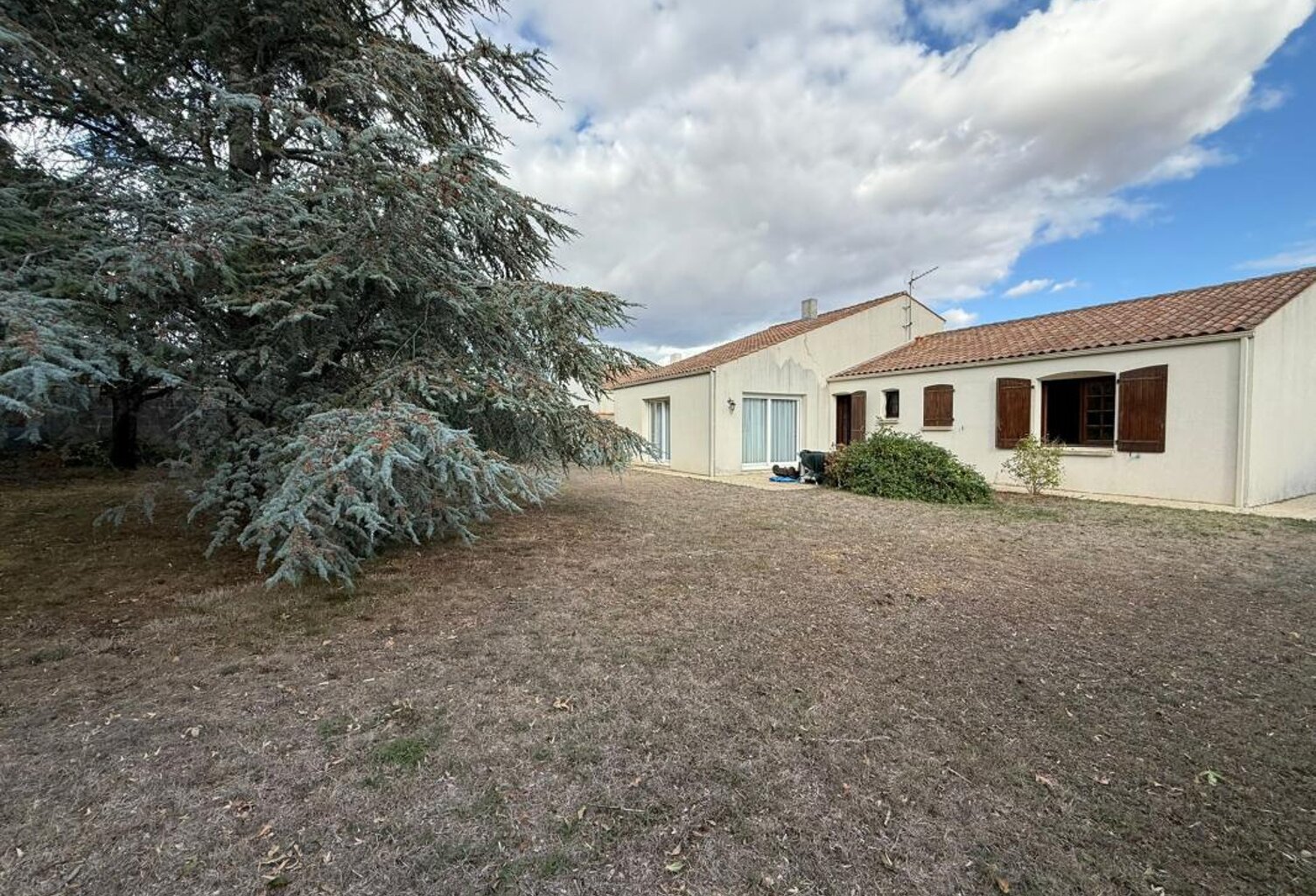 Lagord - Maison plain-pied 142 ² - 3 chambres / 1 bureau - jardin - garage - cave — photo 1