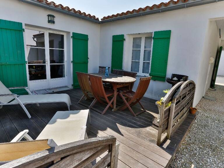 Maison La Flotte à louer en meublé — photo 1