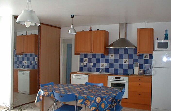 Maison La Flotte à louer en meublé — photo 2