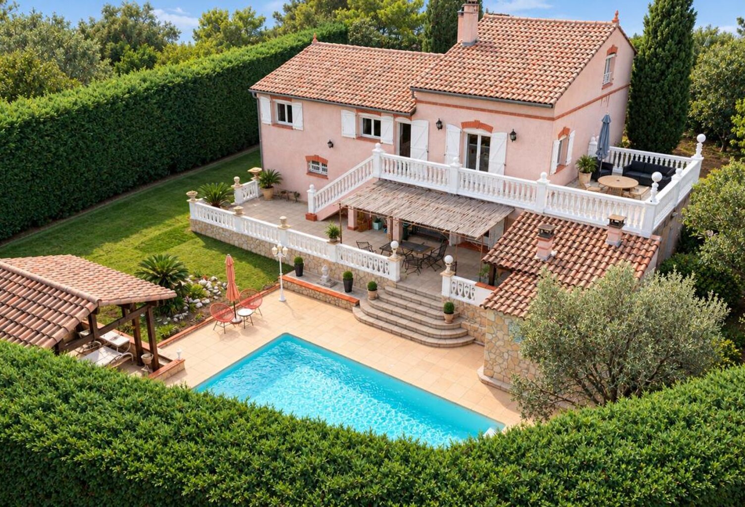 MAISON - 3 CHAMBRES - SOUS SOL COMPLET - PISCINE - POOL HOUSE - DREMIL LAFAGE — photo 1