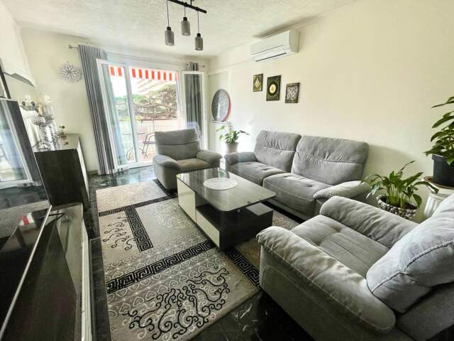Appartement à vendre T4 de 71 m2 traversant secteur saint tronc 13010 — photo du bien