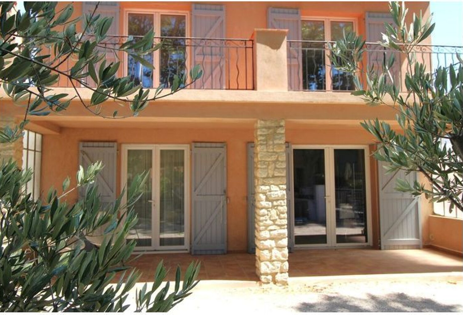 Appartement de 74m2 à louer sur Saint-Cyr-sur-Mer — photo 1
