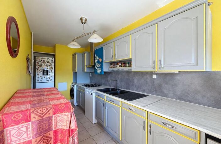 CLERMONT-FERRAND, Appartement de 77 m² avec Balcon et parking couvert — photo 3