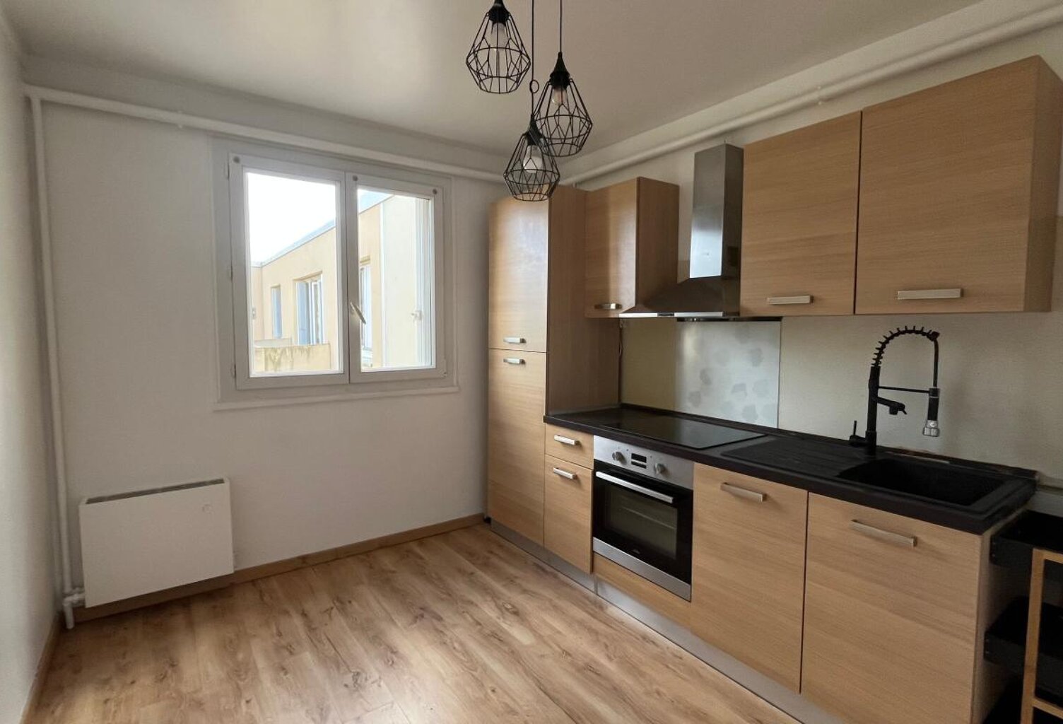 Appartement À Louer Reims — photo 1