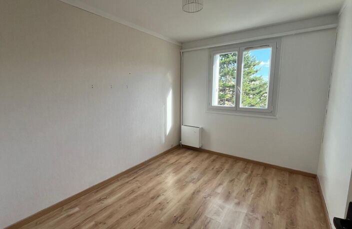 Appartement À Louer Reims — photo 3