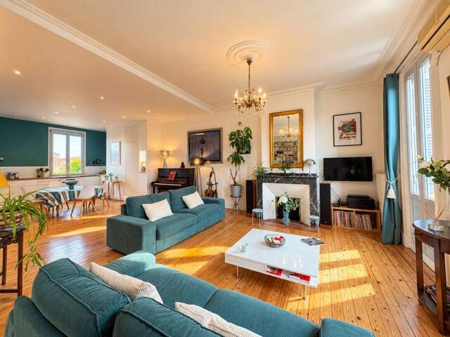 Toulouse Minimes Canal du Midi, appartement type 186 m² au sol, rénové, dernier étage, vue dégagée — photo du bien