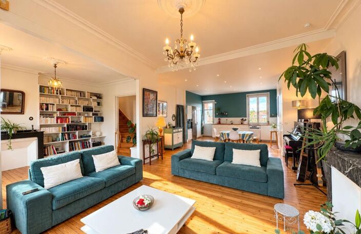 Toulouse Minimes Canal du Midi, appartement type 186 m² au sol, rénové, dernier étage, vue dégagée — photo 3