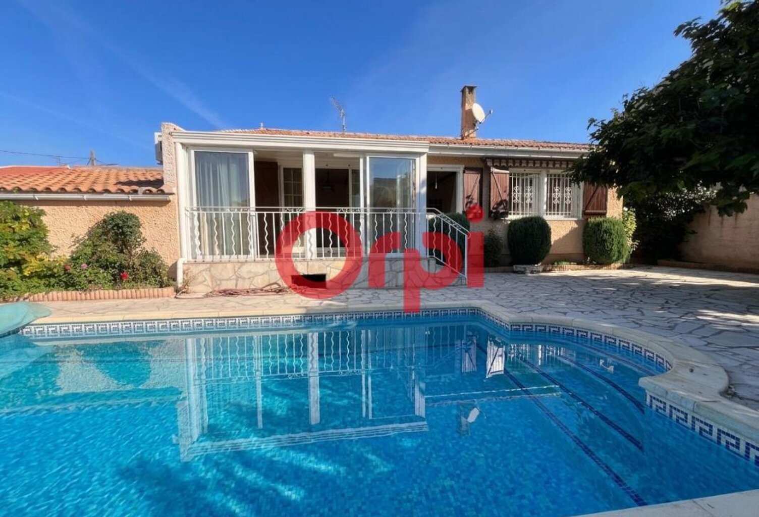 À VENDRE – MAISON FAMILIALE DE PLAIN-PIED AVEC PISCINE A GARDANNE — photo 1