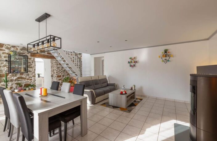 Maison de charme  – 110 m² – Vie de plain-pied et jardin paysagé — photo 2
